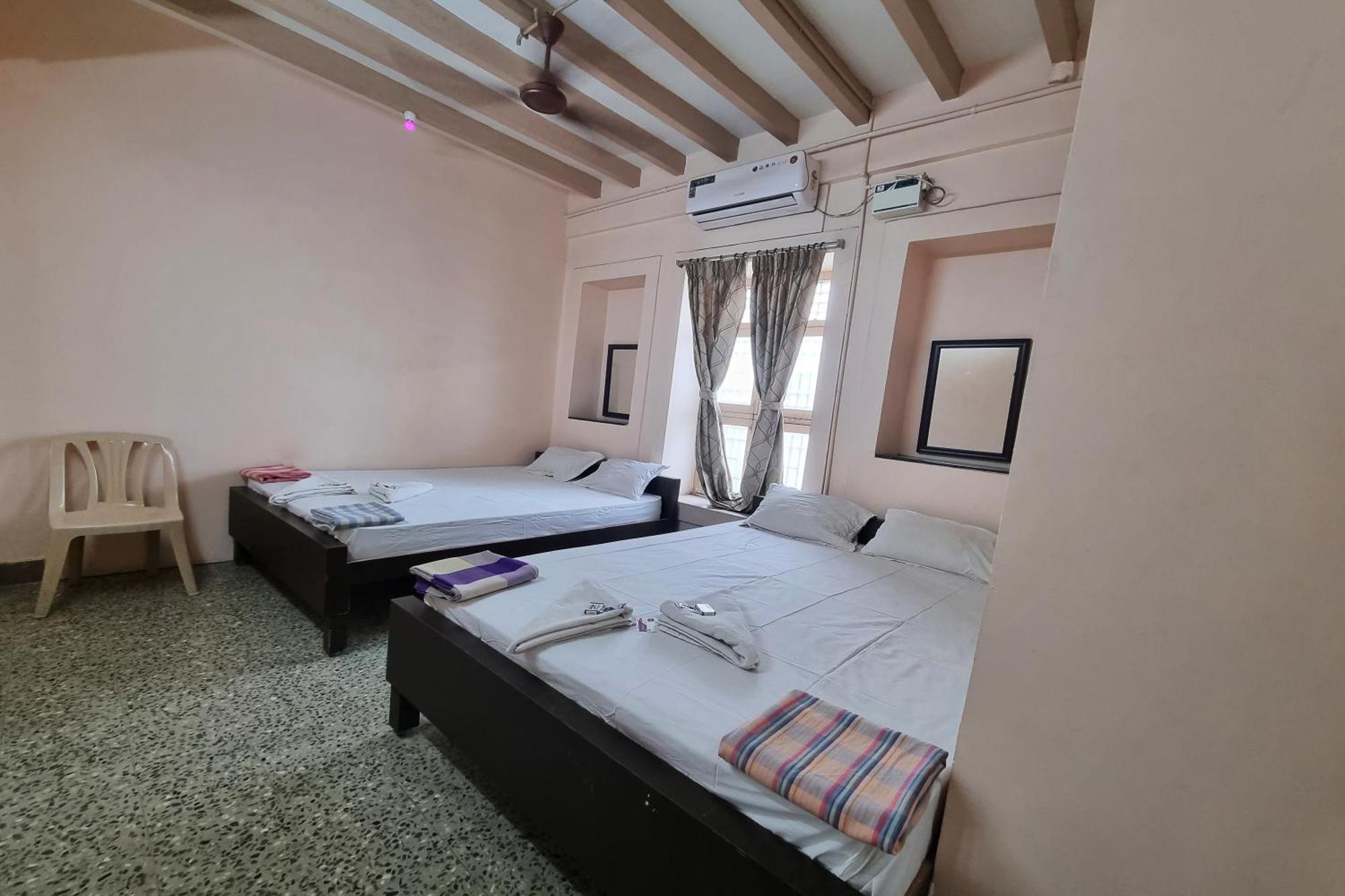 Sowmya Lodge Tiruchirappalli Exterior foto